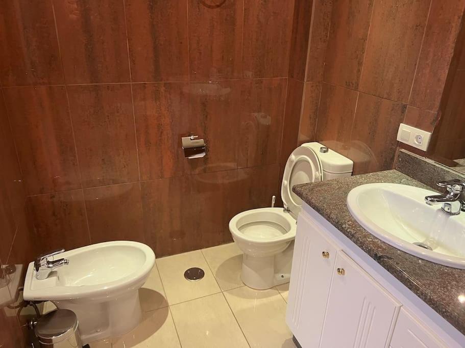33 Pleasures Del Duque Apartment أذيخي المظهر الخارجي الصورة